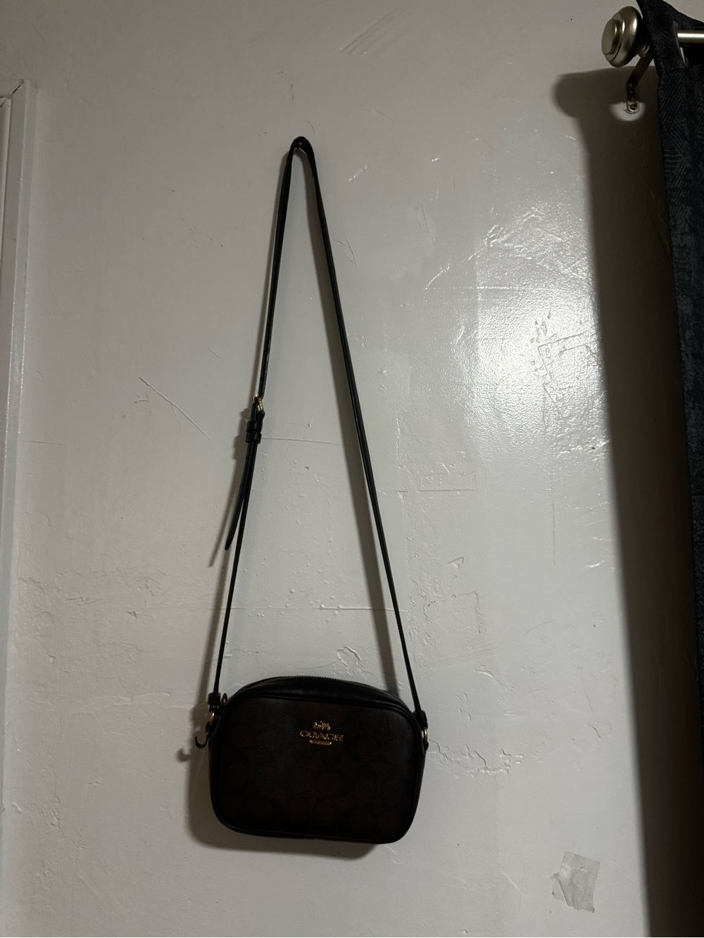 Coach Brown and Black Signature Crossbody with Gold Logo - Picture 2 of 4